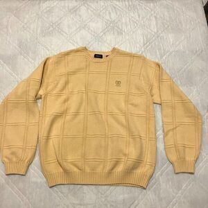 Izod 100% cotton yellow sweater Large‎